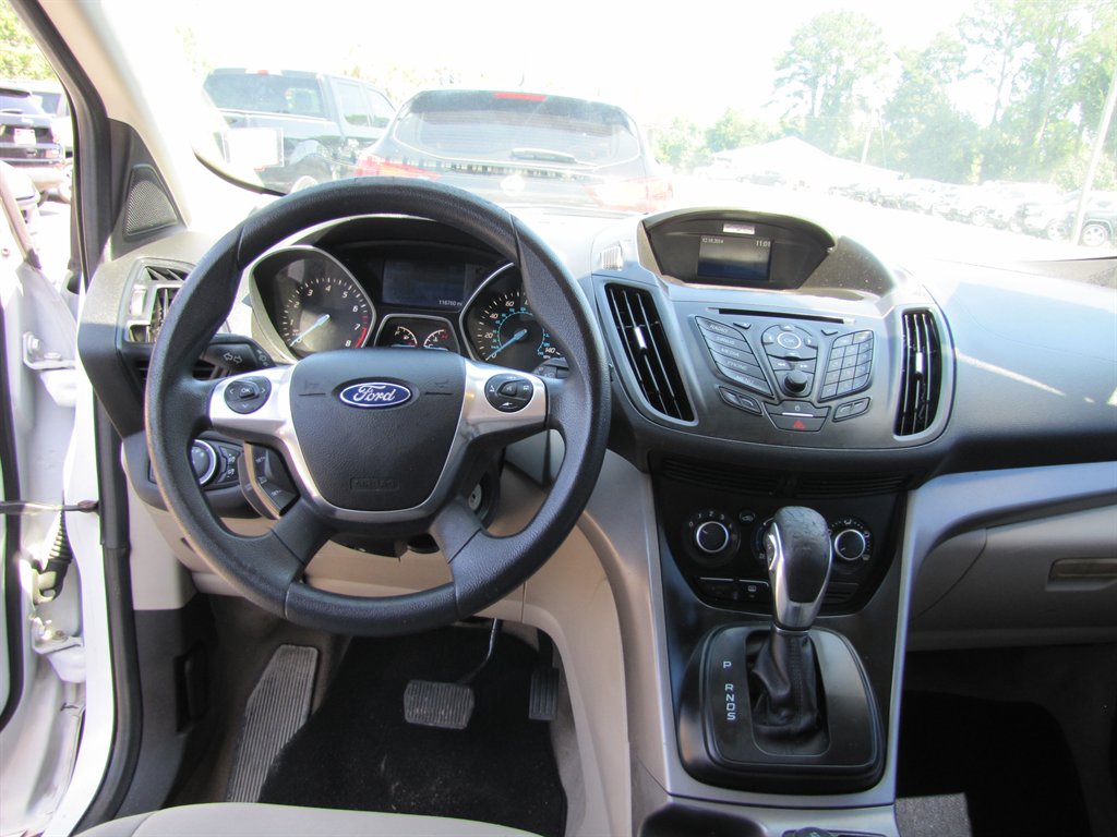 Ford Escape photo 8