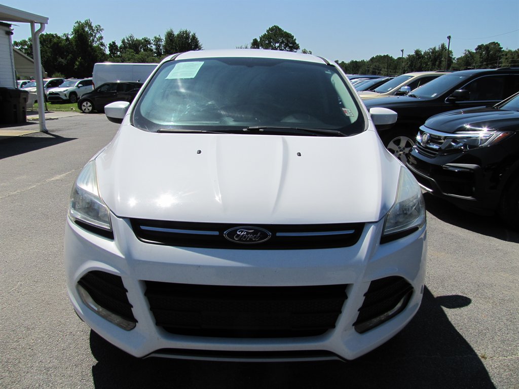 Ford Escape photo 2