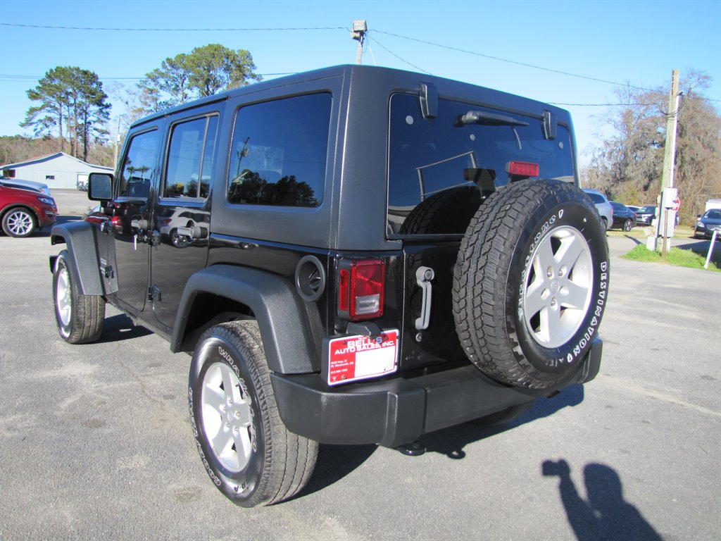 Jeep Wrangler photo 7