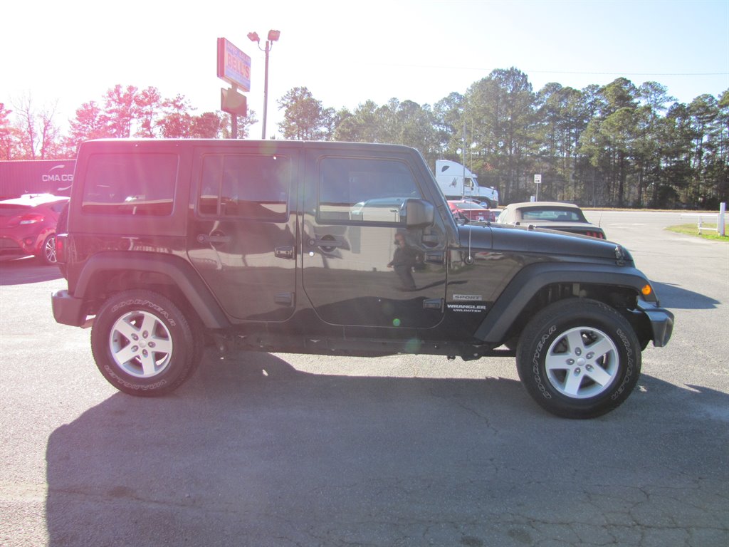 Jeep Wrangler photo 4