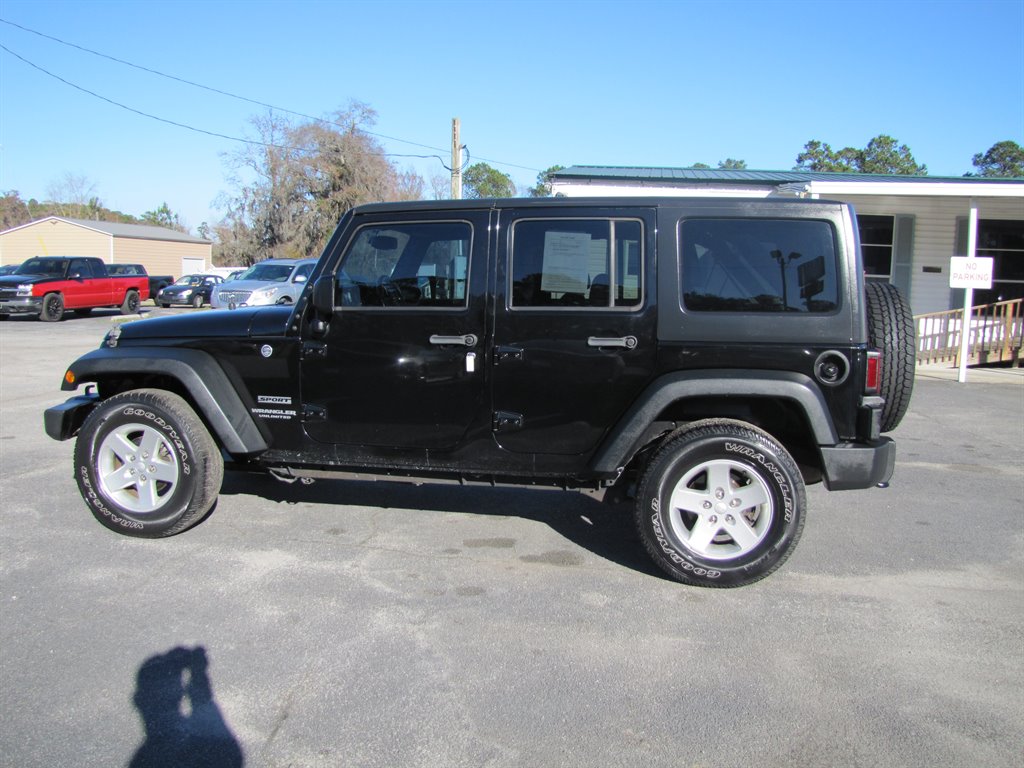 Jeep Wrangler photo 8