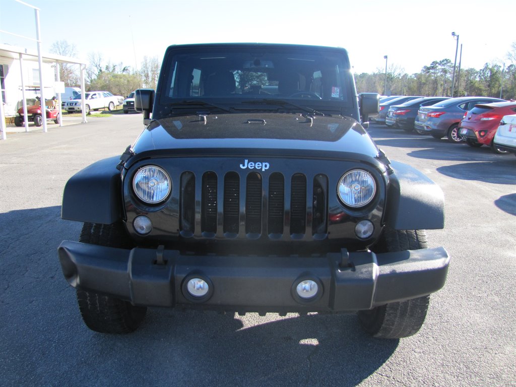 Jeep Wrangler photo 2