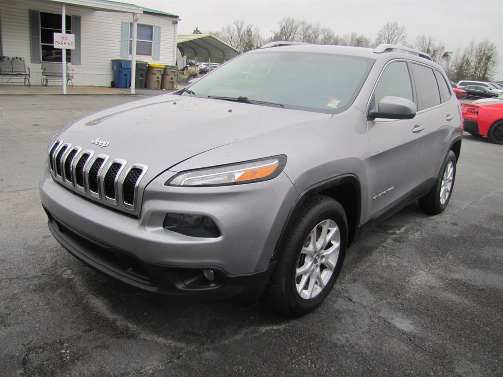 2018 Jeep Cherokee Latitude's photo