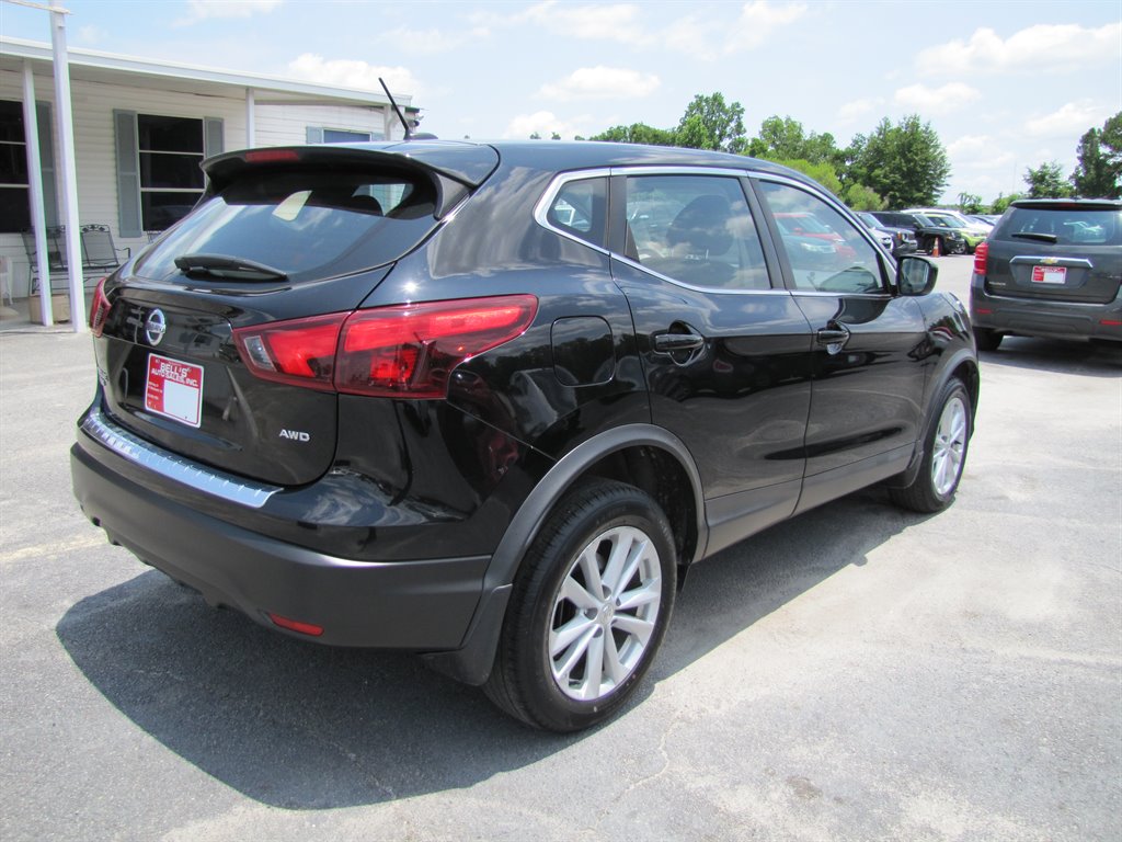 Nissan Rogue Sport photo 5