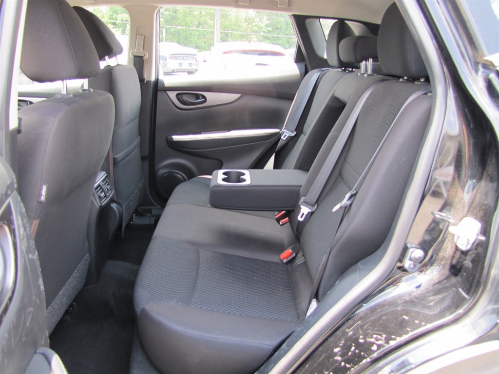 Nissan Rogue Sport photo 10