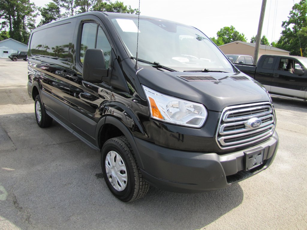 Ford T150 Vans photo 3