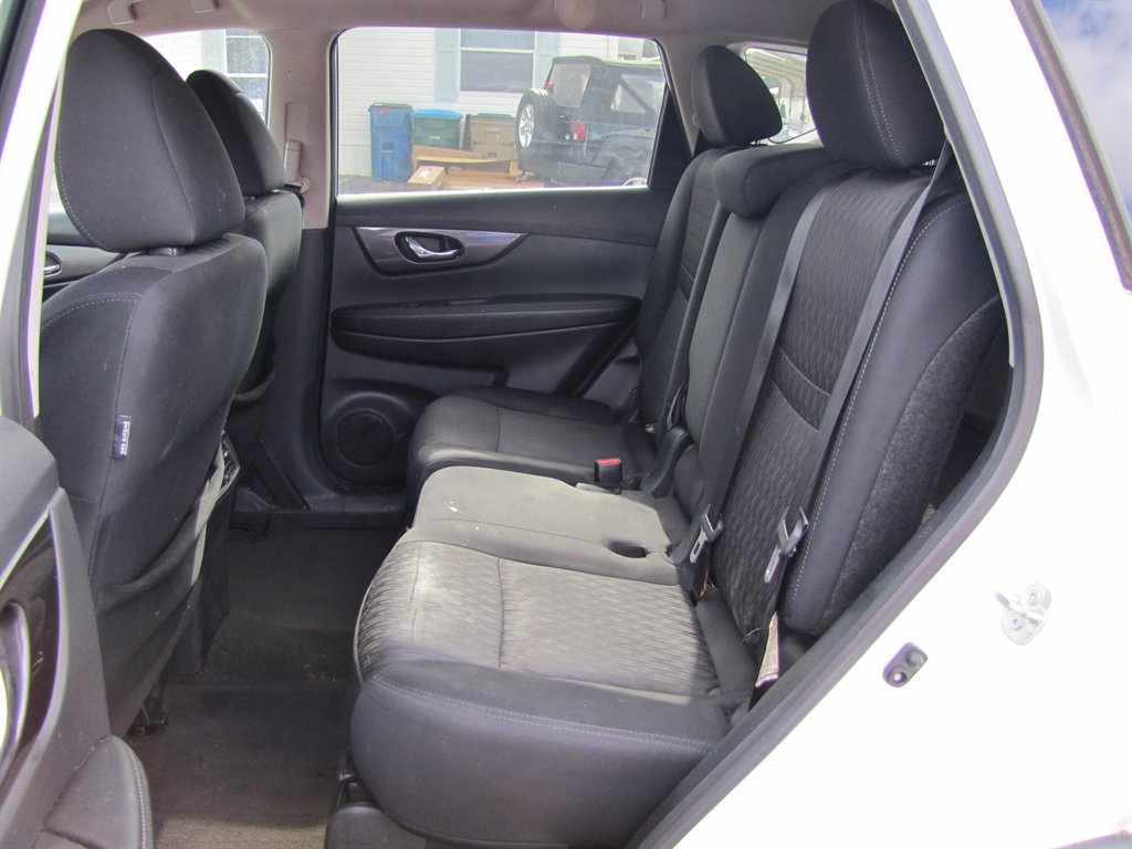 2019 Nissan Rogue SV - Photo 8