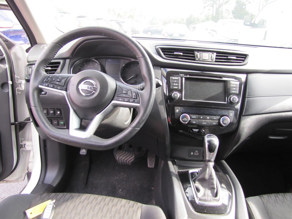 2019 Nissan Rogue SV - Photo 9