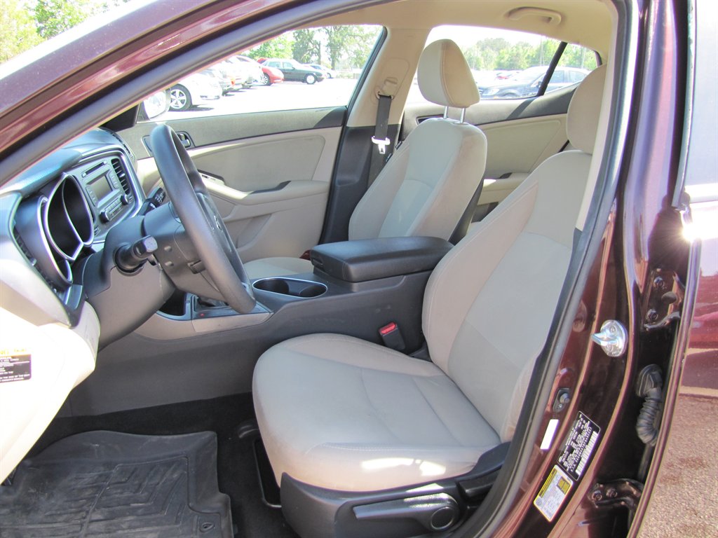 2015 Kia Optima LX - Photo 9