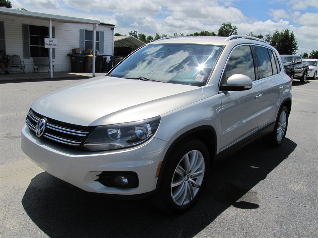 2014 Volkswagen Tiguan SE's photo