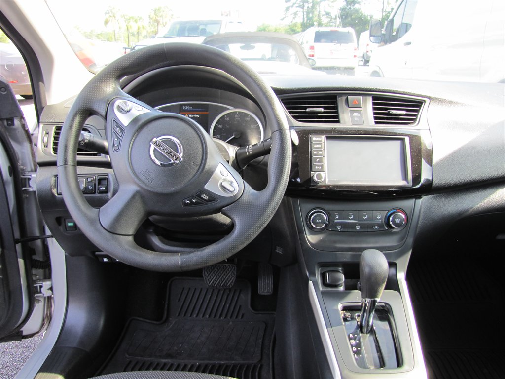Nissan Sentra photo 9