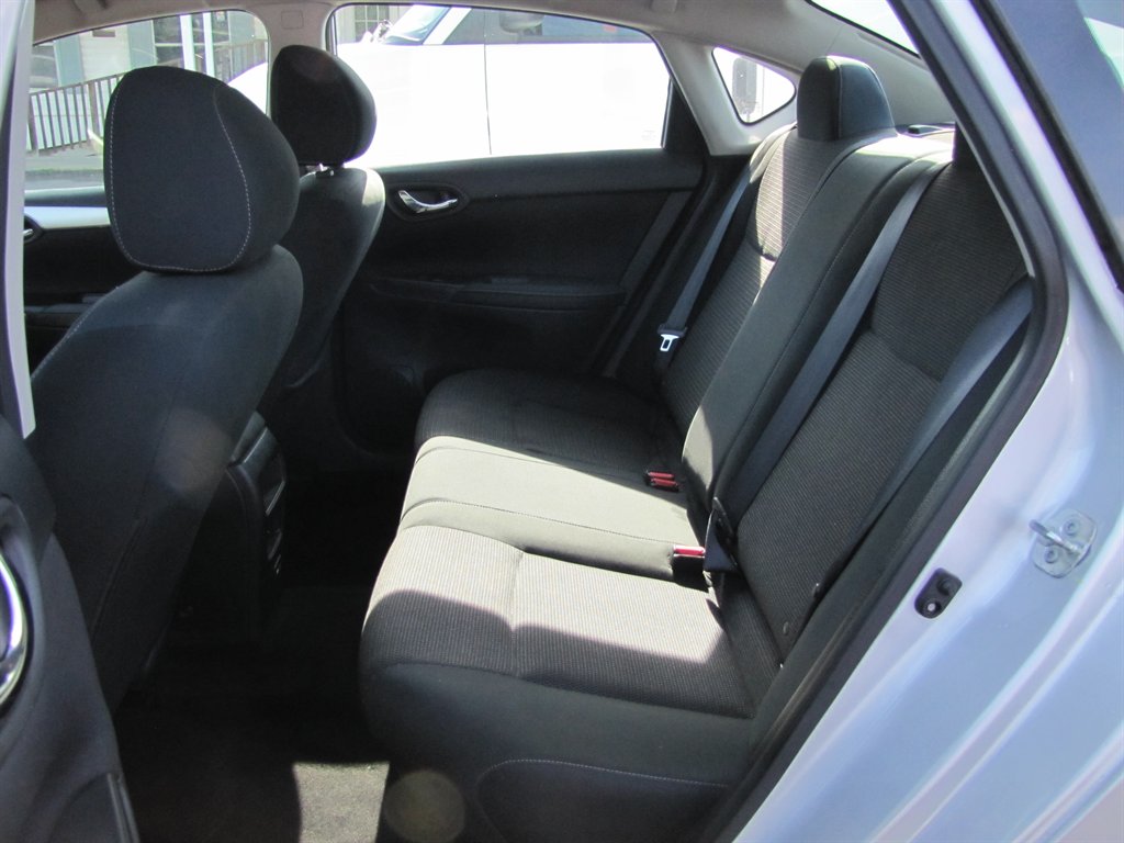Nissan Sentra photo 8