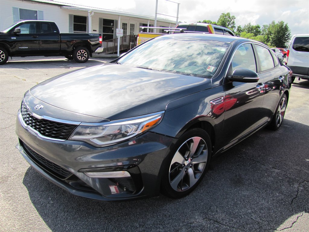 2020 Kia Optima S's photo