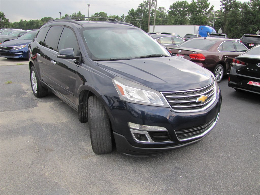 Chevrolet Traverse photo 3