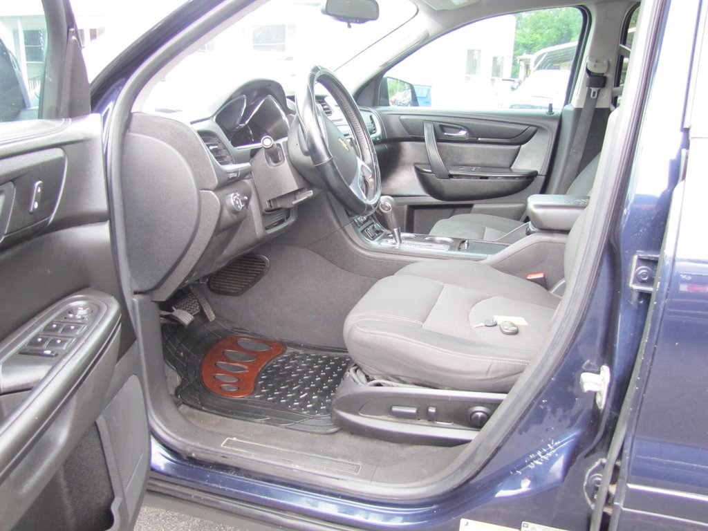 Chevrolet Traverse photo 11