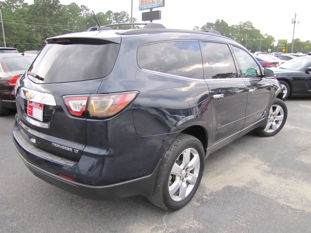 Chevrolet Traverse photo 5