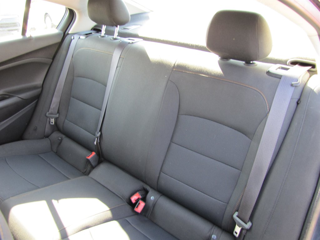 Chevrolet Cruze photo 9