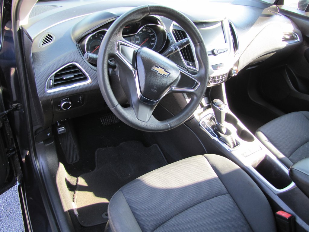 Chevrolet Cruze photo 12