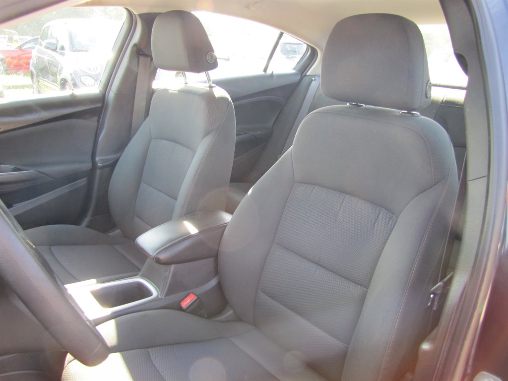 Chevrolet Cruze photo 11