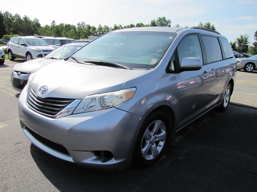 2011 Toyota Sienna LE