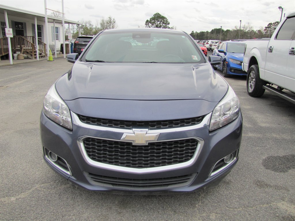 Chevrolet Malibu photo 2