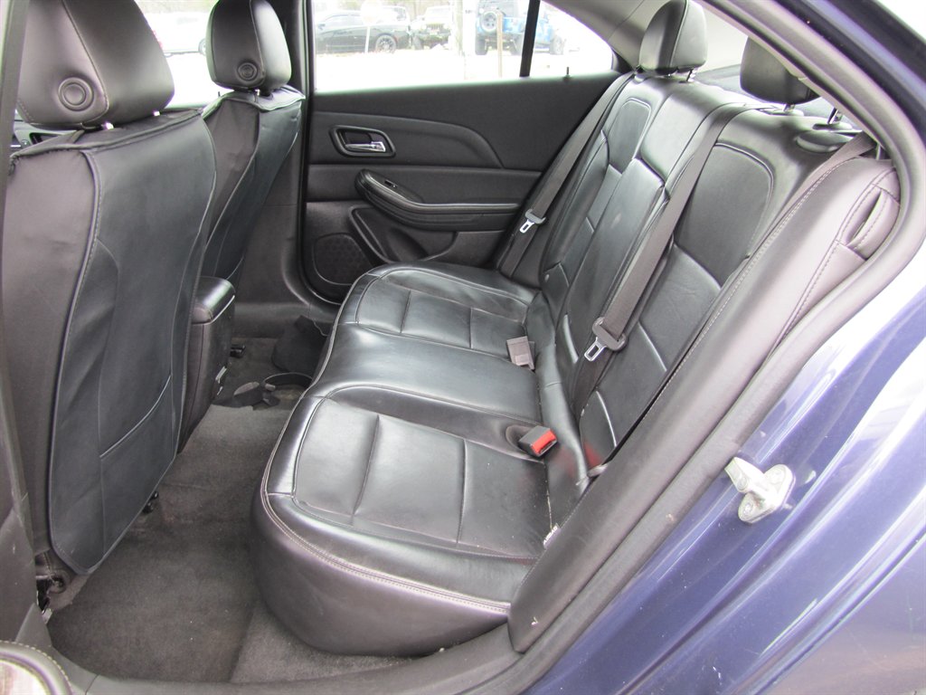 Chevrolet Malibu photo 8