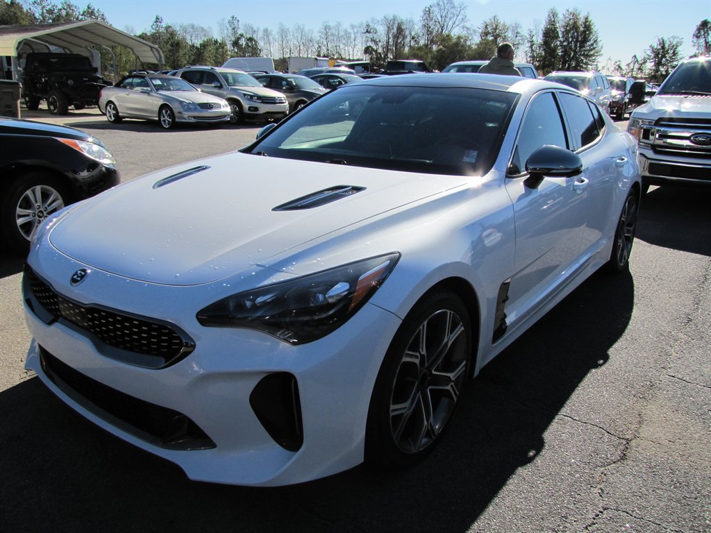 2019 Kia Stinger GT2's photo