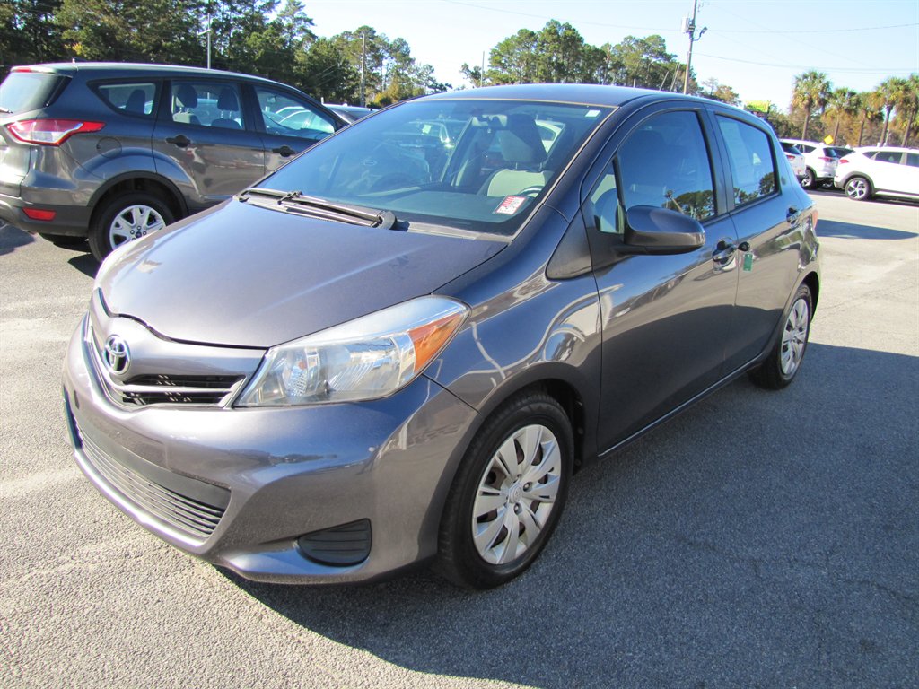2013 Toyota Yaris LE