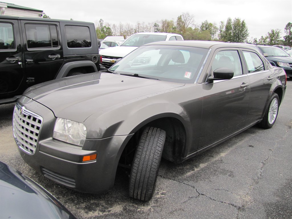 2009 Chrysler 300 LX's photo