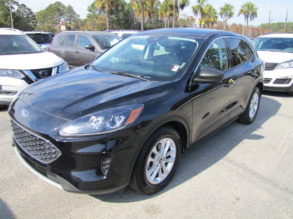 2022 Ford Escape SE's photo