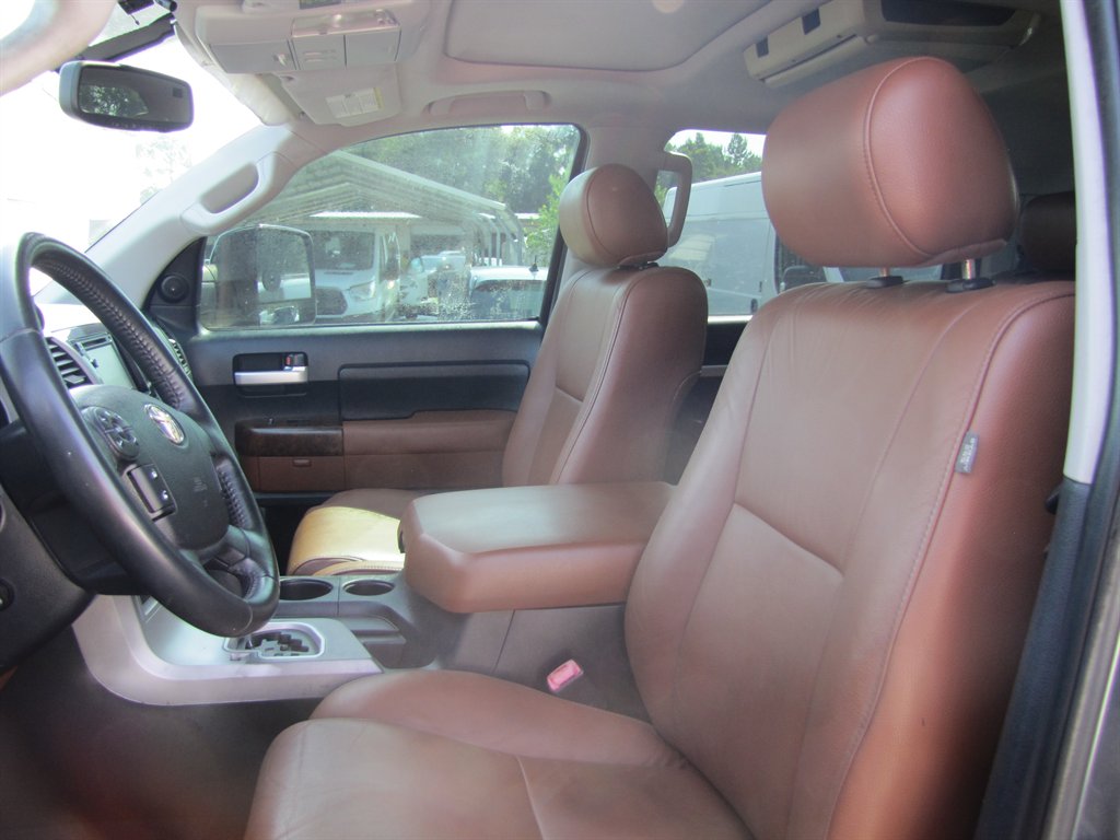 Toyota Tundra photo 10