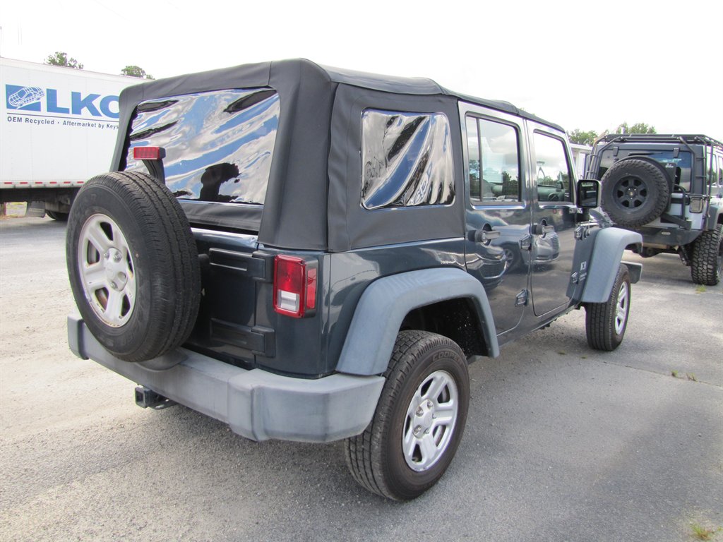 Jeep Wrangler photo 4