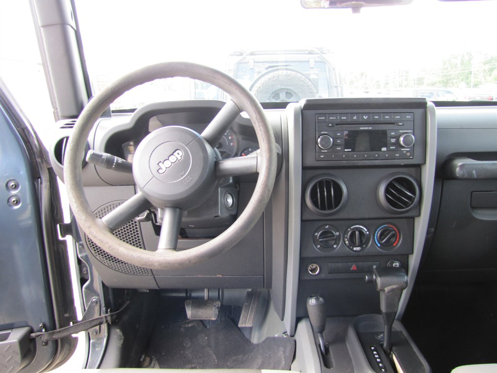 Jeep Wrangler photo 9
