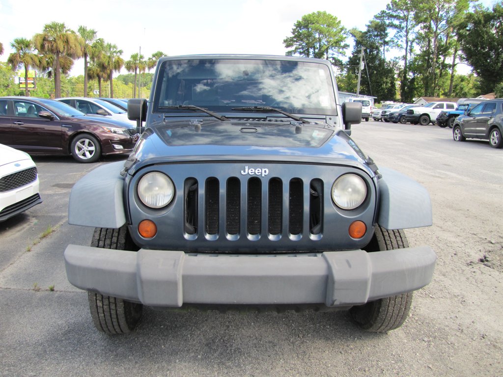 Jeep Wrangler photo 2