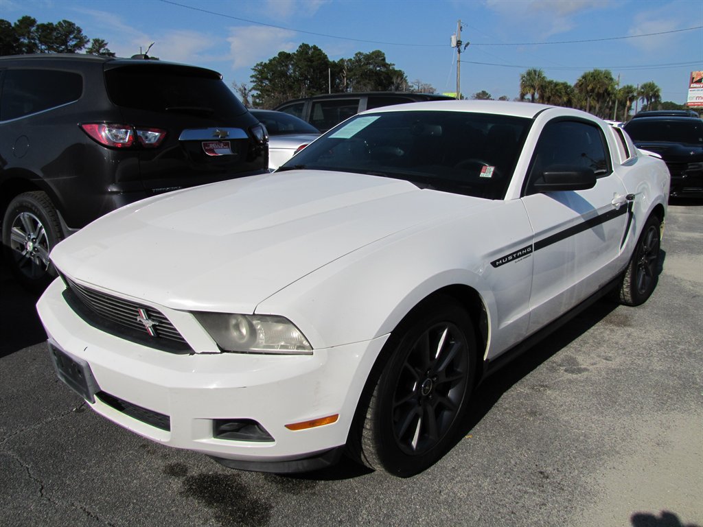2012 Ford Mustang V6 Premium's photo