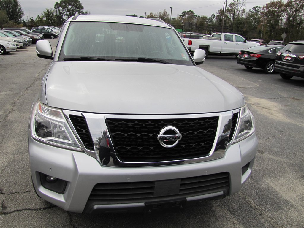 Nissan Armada photo 2