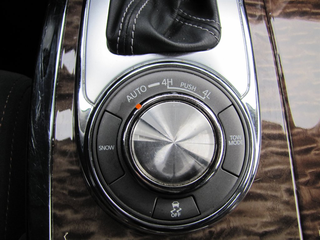 Nissan Armada photo 14