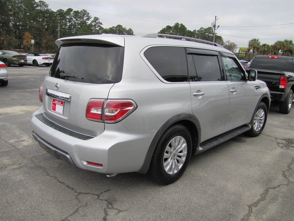 Nissan Armada photo 5
