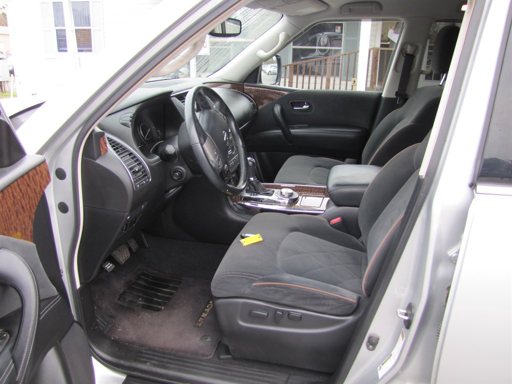 Nissan Armada photo 11