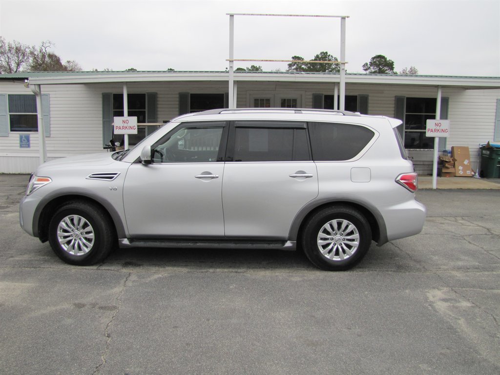 Nissan Armada photo 8