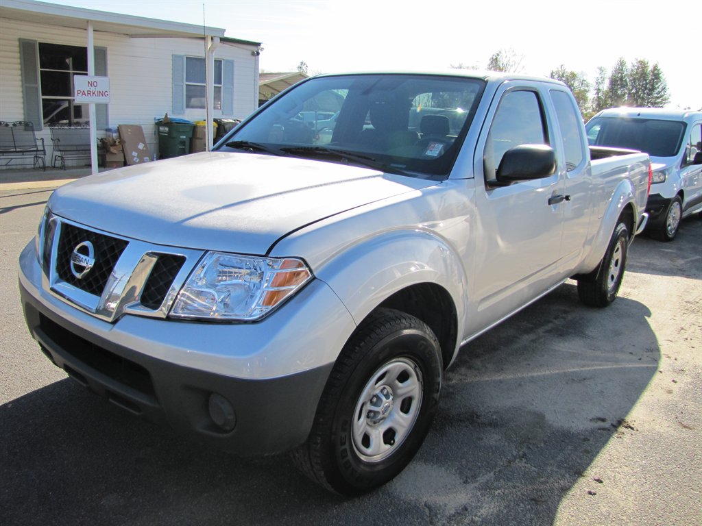 2017 Nissan Frontier S's photo