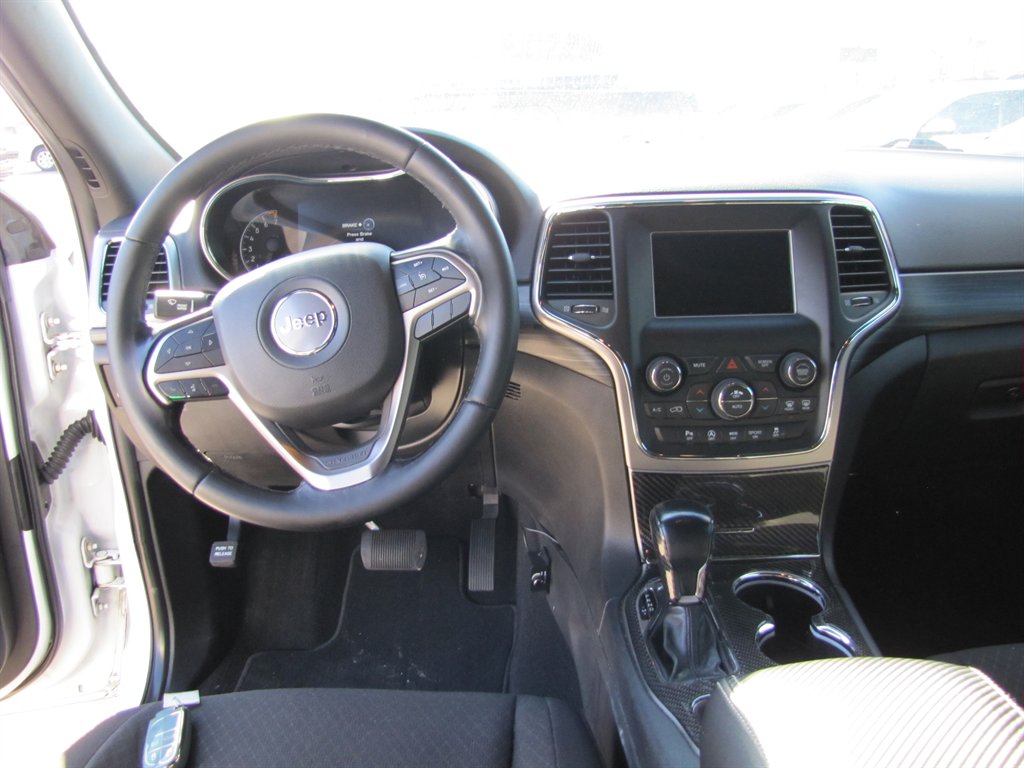 Jeep Grand Cherokee photo 9