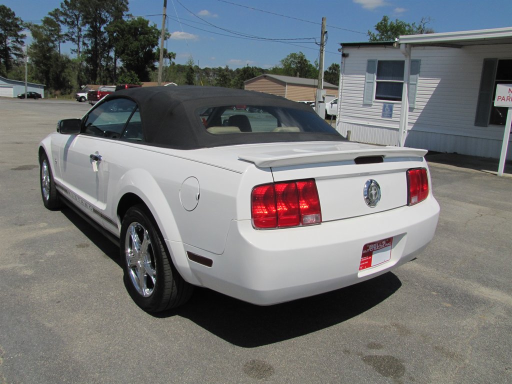 Ford Mustang photo 6