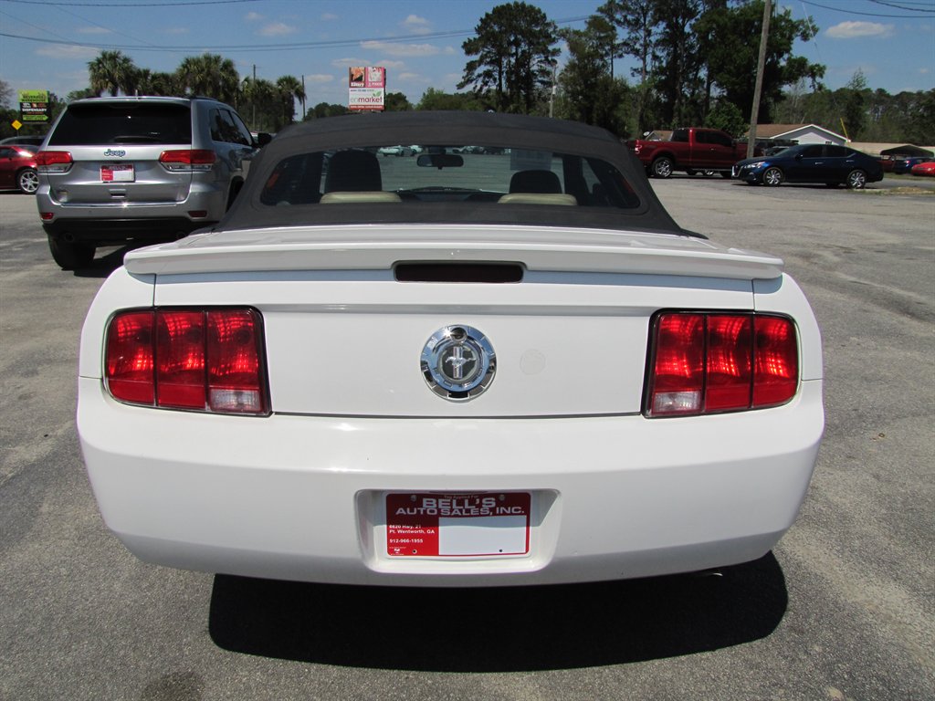 Ford Mustang photo 5