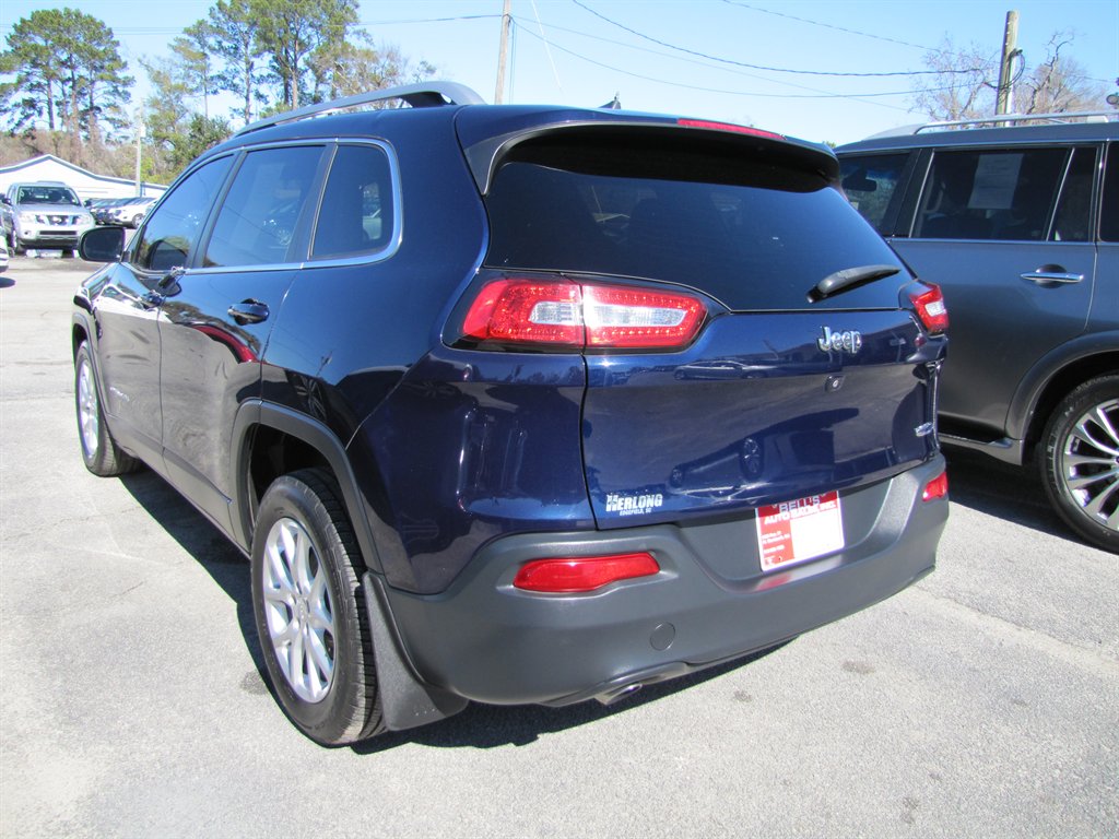 Jeep Cherokee photo 6