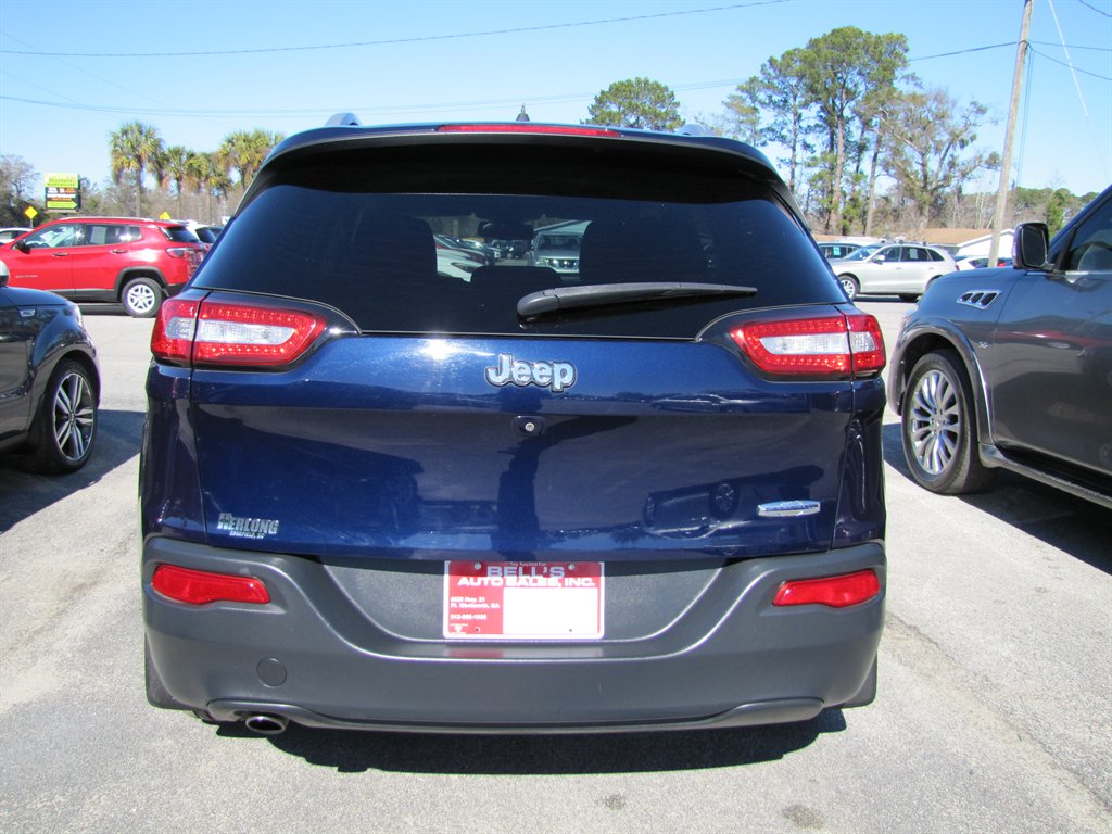 Jeep Cherokee photo 5