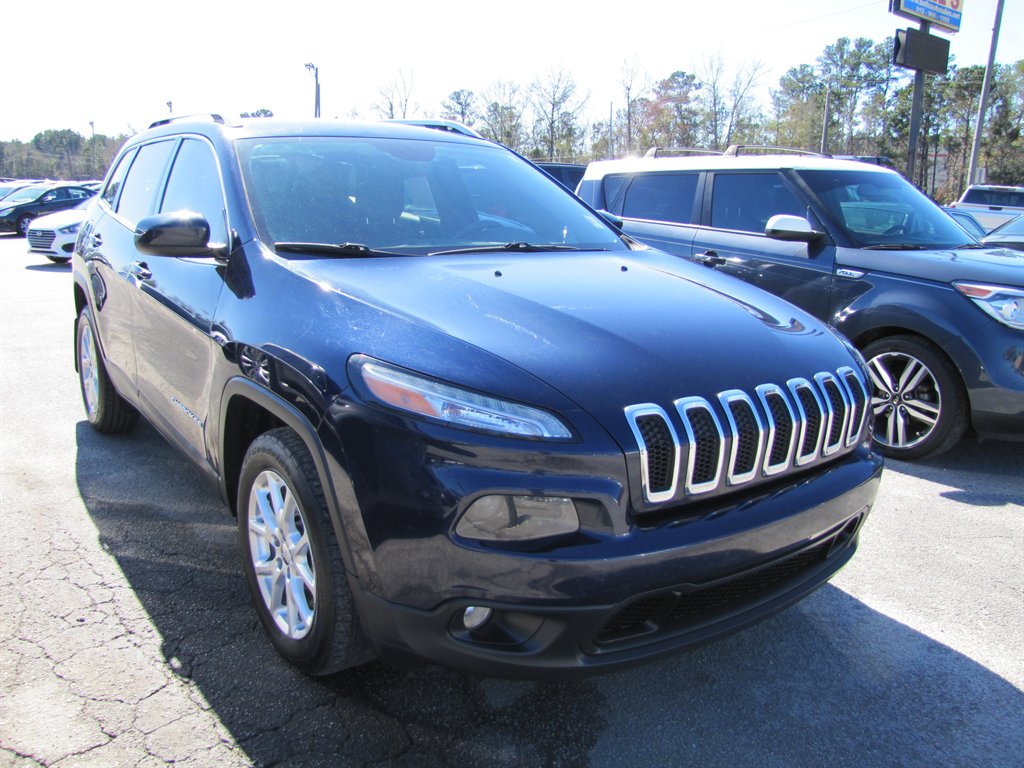 Jeep Cherokee photo 3