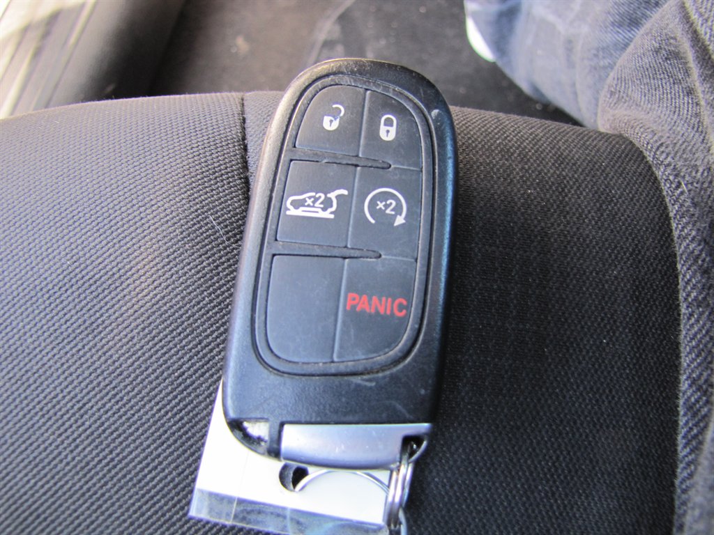 Jeep Cherokee photo 11