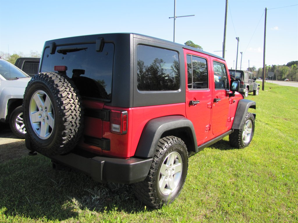 Jeep Wrangler photo 4