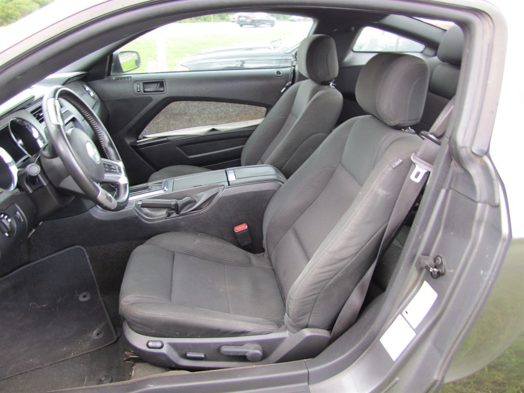 Ford Mustang photo 7
